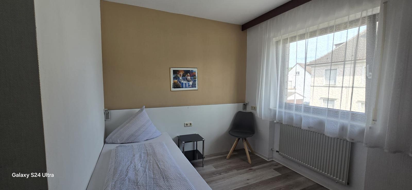 Empfang und Gastbereich im Hotel-Pension Weller Mühlheim, Mühlheim am Main